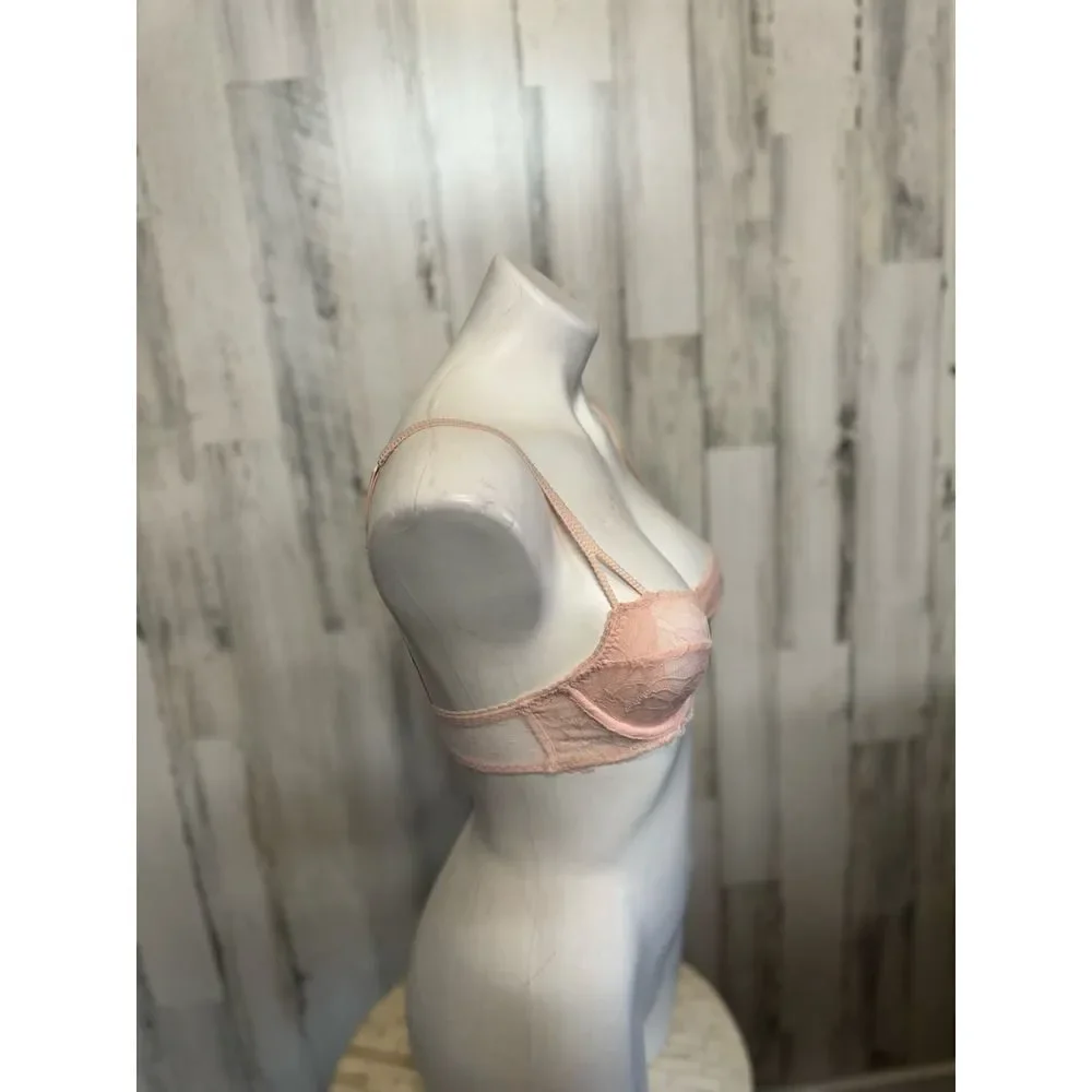 Auden size 32b